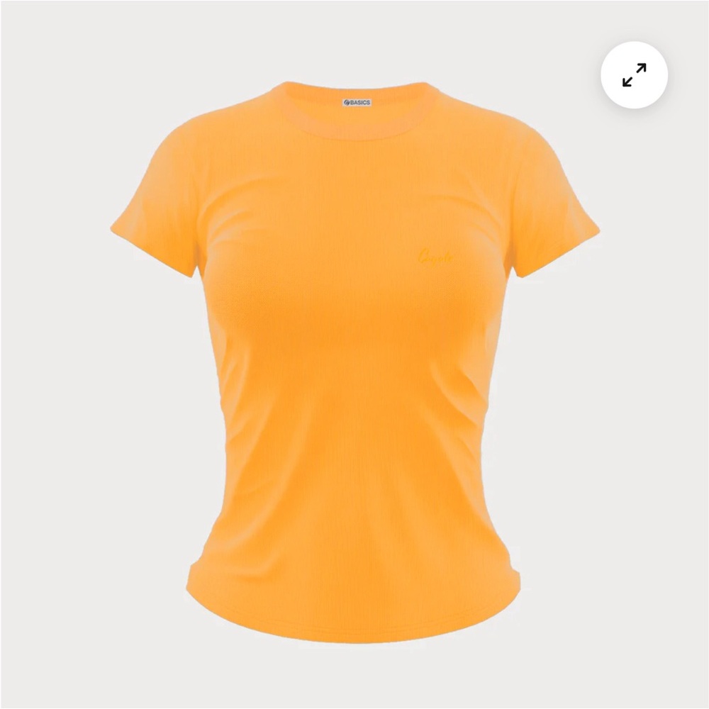 Coyote Basics XL top NWT in bag. As seen on Chaney Jones.